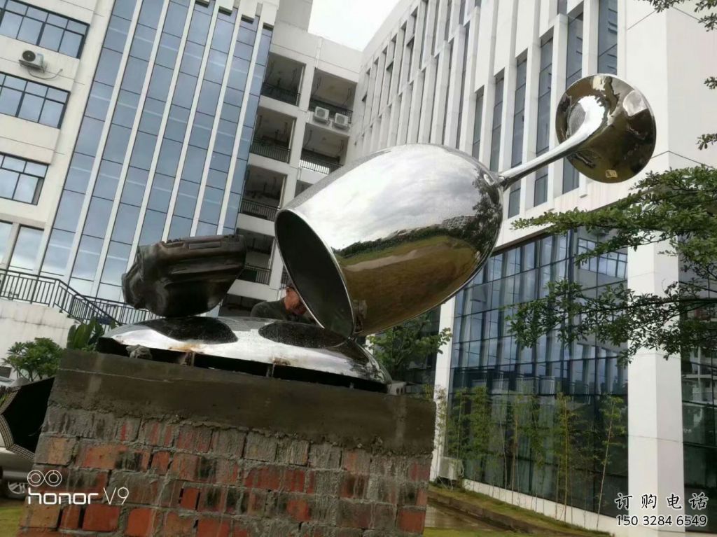 大型酒杯雕塑厂家 锻造小品 户外不锈钢酒杯雕塑 大型酒杯雕塑厂家 锻造小品 户外不锈钢酒杯雕塑