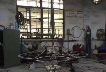 户外陀螺雕塑厂家 喷漆小品 生产不锈钢陀螺雕塑