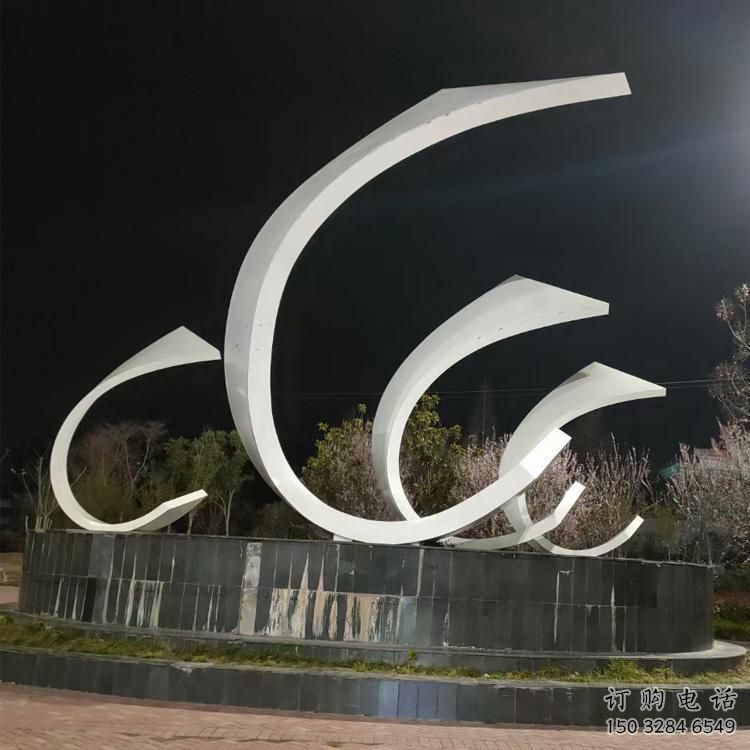 切面小船雕塑厂家 庭院摆件 抽象不锈钢小船雕塑生产 切面小船雕塑厂家 庭院摆件 抽象不锈钢小船雕塑生产