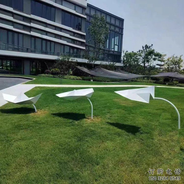 游乐场飞机雕塑厂家 户外摆件 喷漆不锈钢飞机雕塑