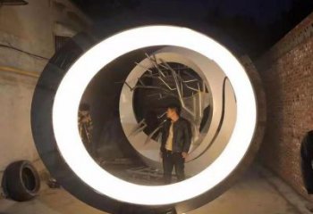 欧式圆月雕塑厂家 抽象摆件 现代灯光不锈钢圆月雕塑制作