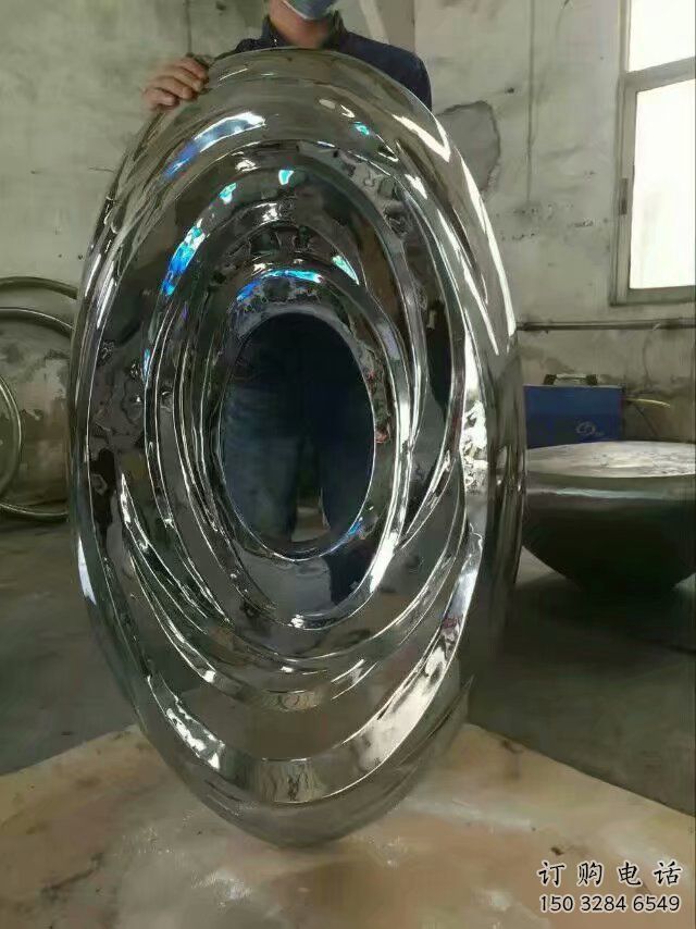 现代圆镜雕塑厂家 大型别墅区摆件 抽象不锈钢圆镜雕塑生产 现代圆镜雕塑厂家 大型别墅区摆件 抽象不锈钢圆镜雕塑生产