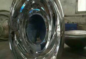现代圆镜雕塑厂家 大型别墅区摆件 抽象不锈钢圆镜雕塑生产