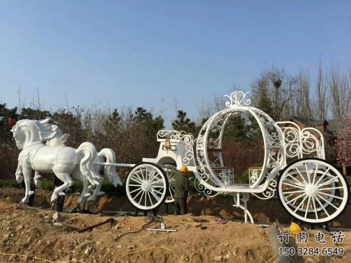 镂空马车雕塑厂家 园林小品 住宅小区不锈钢马车雕塑厂