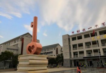校园钥匙雕塑厂家 烤漆大型摆件 现代不锈钢钥匙雕塑厂