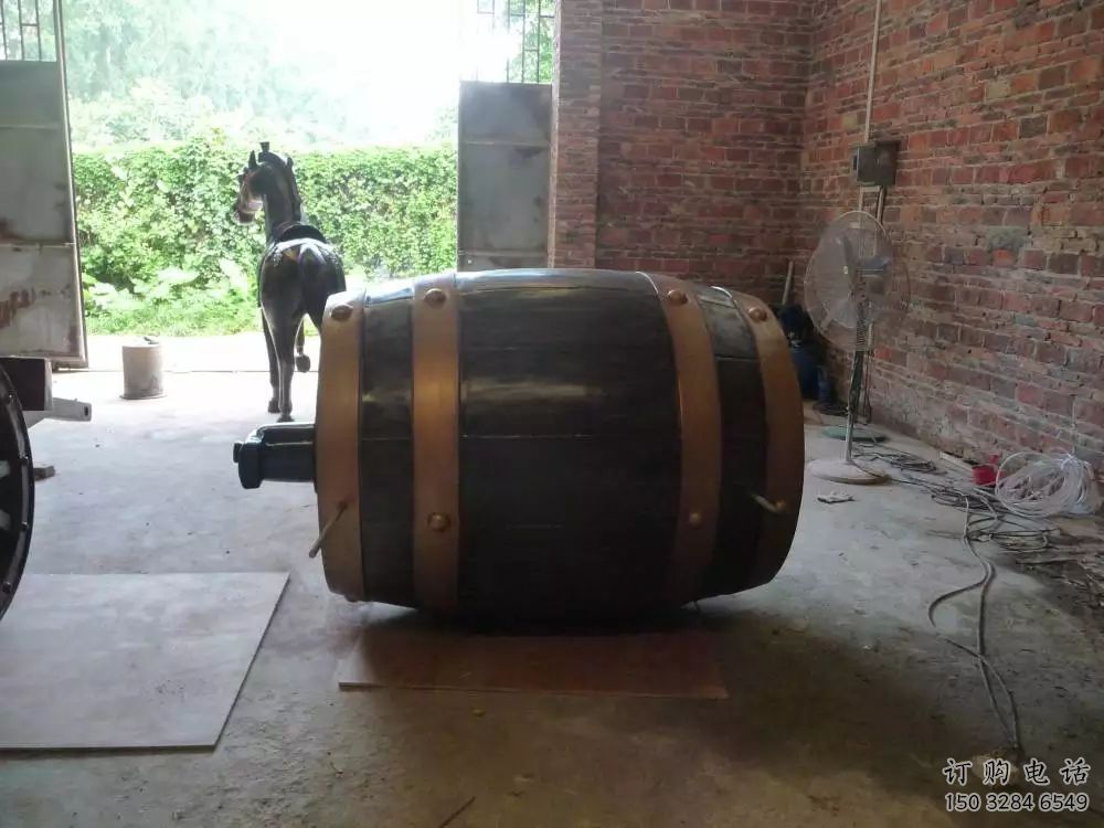 抽象酒桶雕塑厂家 公园广场小品 户外酒桶雕塑厂制作