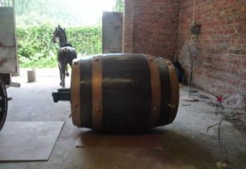 户外酒罐雕塑厂家 喷漆小品 街头酒罐雕塑厂