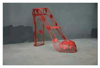 镂空高跟鞋雕塑厂家 烤漆园林小品 几何高跟鞋雕塑价格