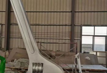 大型螺钉雕塑厂家 锻造小品 镜面不锈钢螺钉雕塑厂