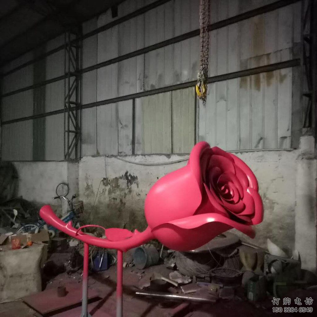 大型商场玫瑰花雕塑厂家 仿真摆件 烤漆不锈钢玫瑰花雕塑厂
