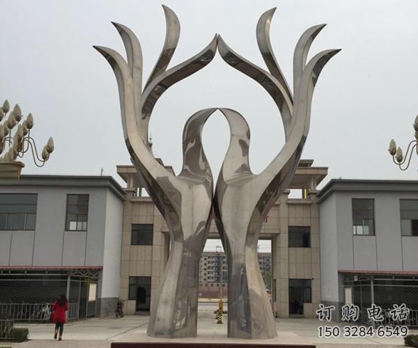 异形心形雕塑厂家 现代校园小品 校园不锈钢心形雕塑厂 异形心形雕塑厂家 现代校园小品 校园不锈钢心形雕塑厂