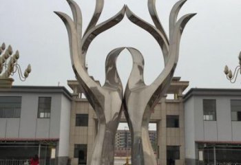 异形心形雕塑厂家 现代校园小品 校园不锈钢心形雕塑厂