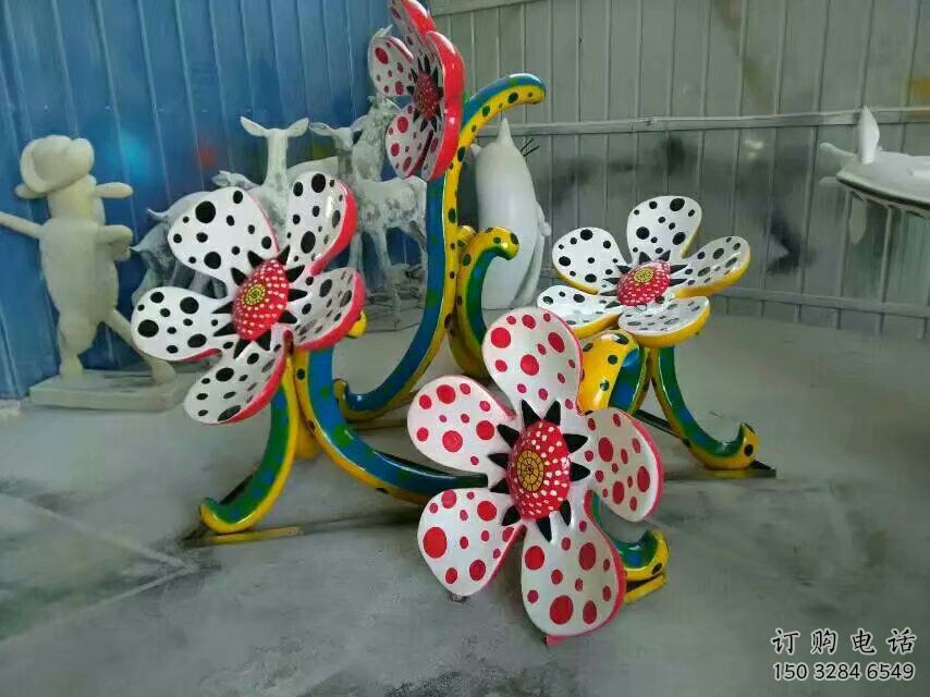 广场喇叭花雕塑厂家 彩绘小品 仿真不锈钢喇叭花雕塑厂 广场喇叭花雕塑厂家 彩绘小品 仿真不锈钢喇叭花雕塑厂