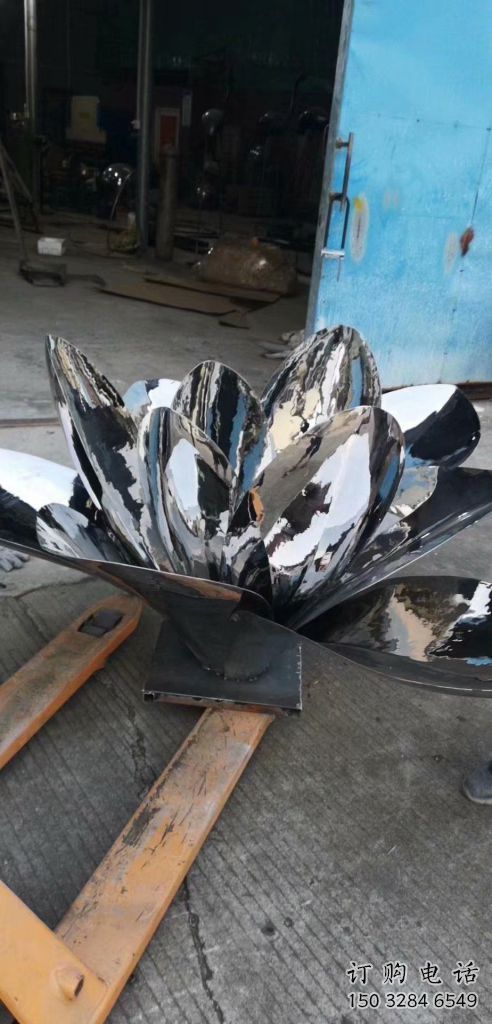 异形并蒂莲雕塑厂家 现代小品 广场不锈钢并蒂莲雕塑定制 异形并蒂莲雕塑厂家 现代小品 广场不锈钢并蒂莲雕塑定制