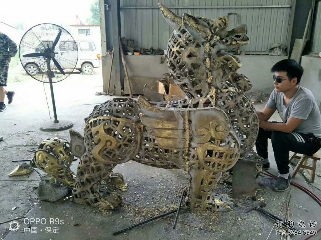 抽象貔貅雕塑厂家  公园广场小品  现代貔貅雕塑价格