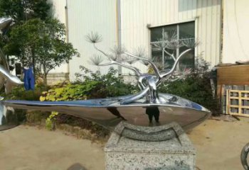 大型镜面不锈钢松树雕塑小品