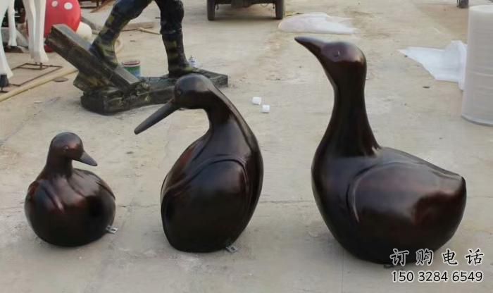 选定仿古天鹅雕塑 庭院彩绘雕塑 田间小品