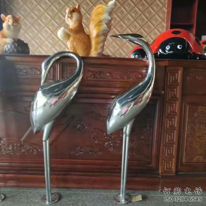 几何不锈钢丹顶鹤雕塑 庭院仿真雕塑 彩绘摆件