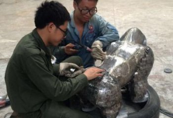 江西幼儿园猩猩雕塑，动物文化，锻造工艺