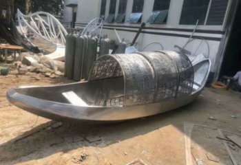 街道景观雕塑选用厂家，锻造帆船雕塑，镜面效果