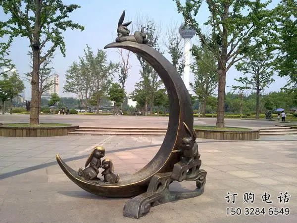 街道月亮雕塑制造商,锻造景观雕塑,古铜效果 街道月亮雕塑制造商,锻造景观雕塑,古铜效果