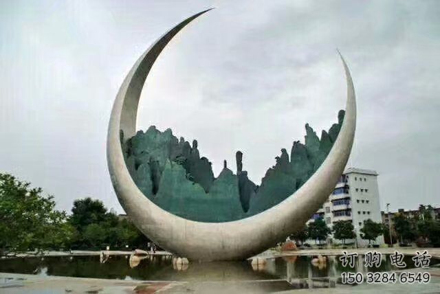 农村月亮雕塑制造商,镂空景观雕塑,抽象效果 农村月亮雕塑制造商,镂空景观雕塑,抽象效果