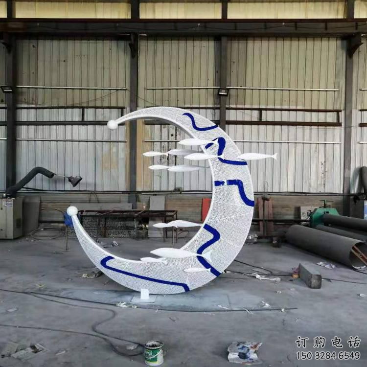 青花瓷月亮雕塑厂家,铁艺文化雕塑,铸造制作 青花瓷月亮雕塑厂家,铁艺文化雕塑,铸造制作