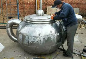 镜面天壶雕塑制造商 烤漆大型流水雕塑 彩绘悬空雕塑