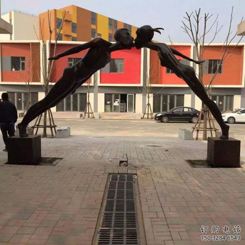 人物拱门雕塑