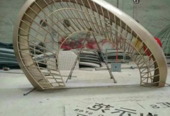 镂空创意不锈钢大门雕塑