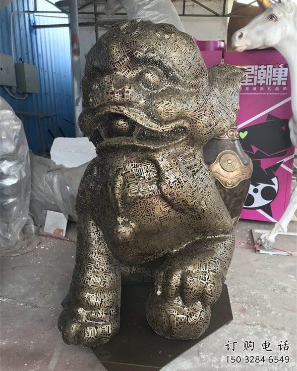 透雕狮子雕塑精品，镂空编织工艺，不锈钢狮子雕塑供求