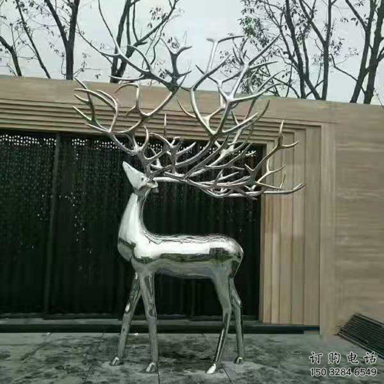 梅花鹿雕塑优选，城市装饰，展示镜面梅花鹿雕塑定做