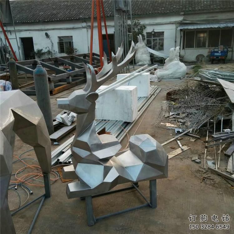 公园小鹿雕塑定做,小区摆件,镜面切面小鹿雕塑制作 公园小鹿雕塑定做,小区摆件,镜面切面小鹿雕塑制作