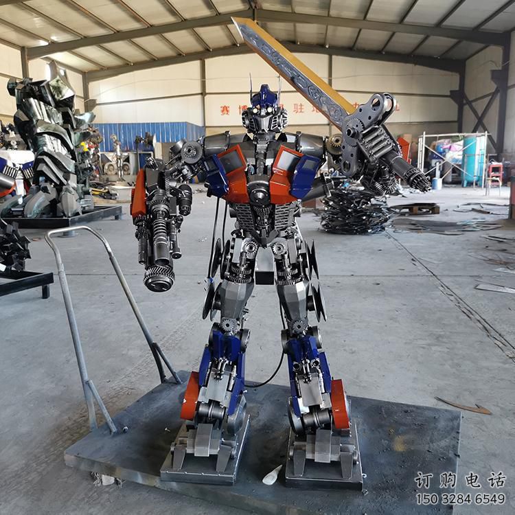 奥特曼版擎天柱雕塑 奥特曼版擎天柱雕塑