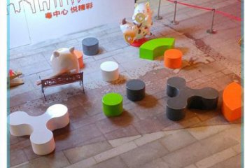 商场坐凳雕塑