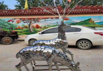 小鹿雕塑摆件制造，酒店摆件，景观镂空小鹿雕塑选定
