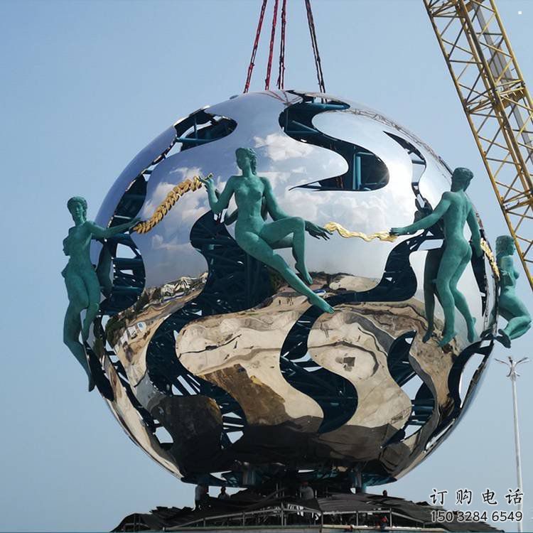 地球雕塑供应，花园小品，镜面地球天使雕塑厂家