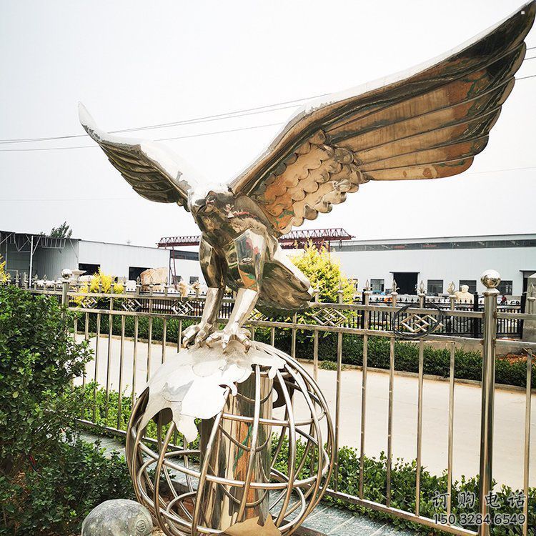 地球仪雕塑制造商,酒店摆件,老鹰踩地球仪雕塑定制厂家 地球仪雕塑制造商,酒店摆件,老鹰踩地球仪雕塑定制厂家