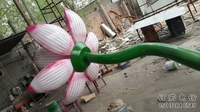 荷花雕塑选用，小区摆件，大型仿真荷花雕塑厂家