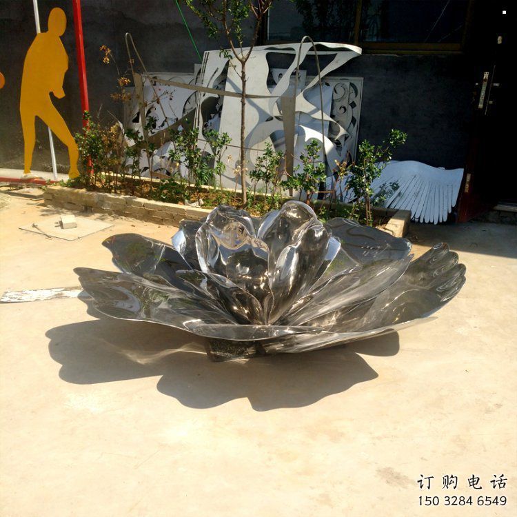 地产荷花雕塑定做，城区小品，景观镜面荷花雕塑定价