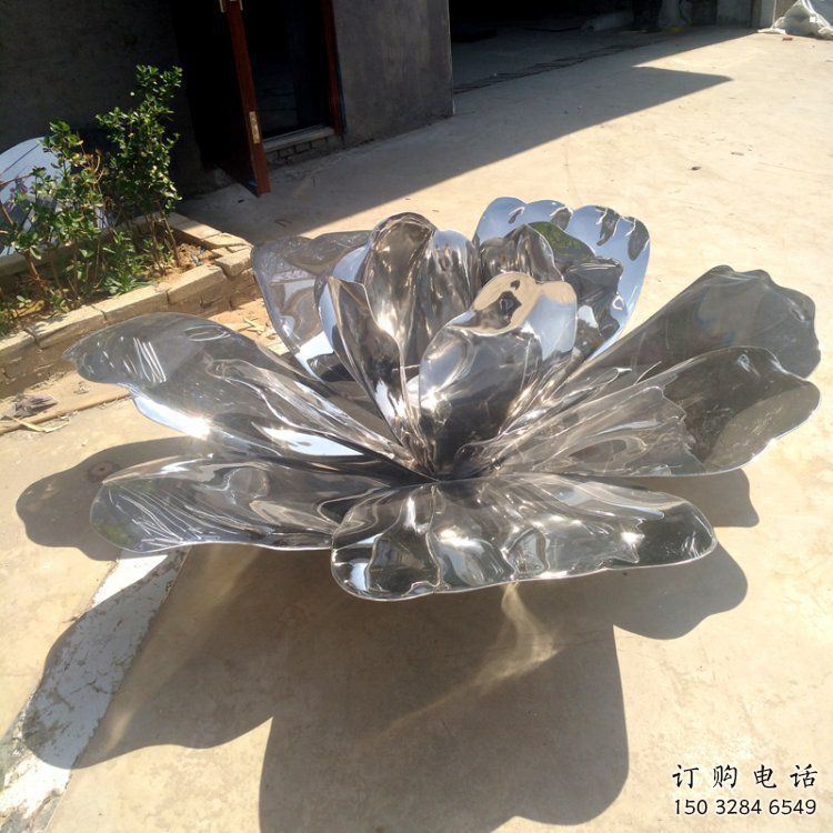 荷花雕塑选定，美陈雕塑，现代镜面荷花雕塑优选