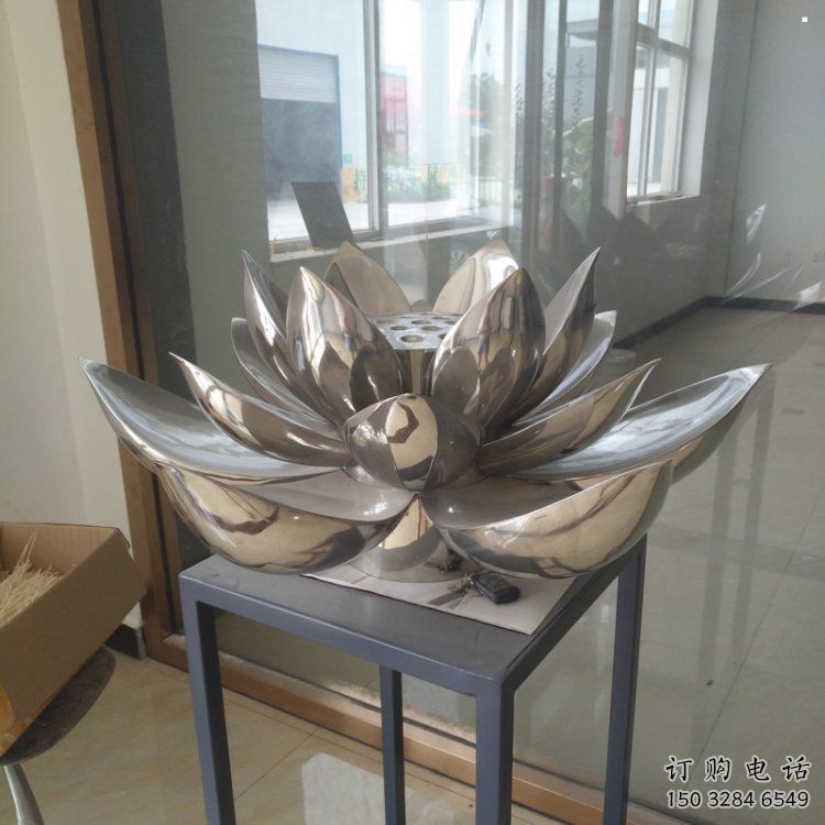 荷花雕塑展品，景观概念，景观镜面荷花雕塑厂家优选