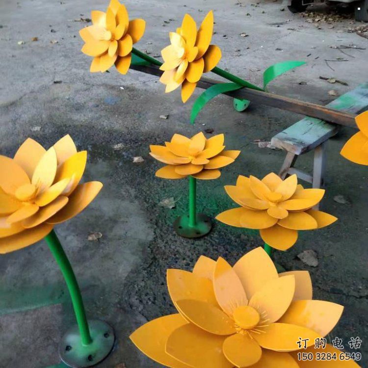 黄莲花雕塑精选，室外软装，烤漆黄莲花雕塑厂家