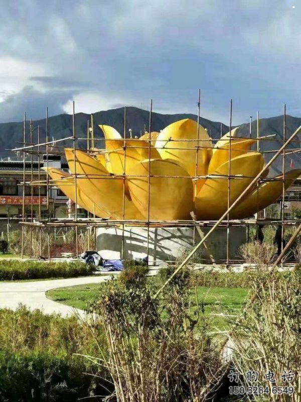 喷漆莲花雕塑