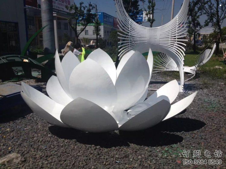 莲花雕塑订做，景区案例，艺术不锈钢莲花雕塑定制
