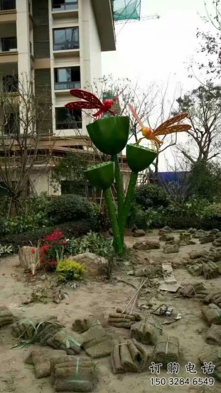 广场莲藕雕塑