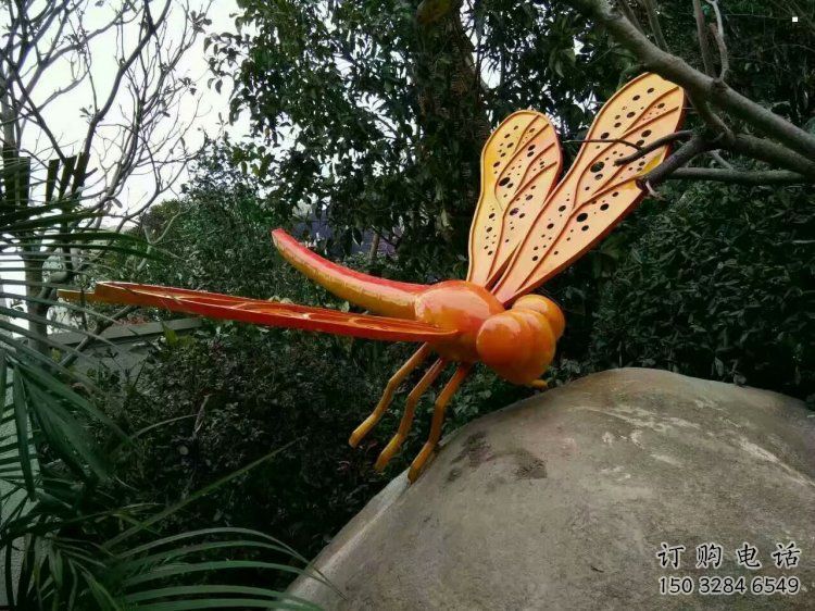 街道莲藕雕塑