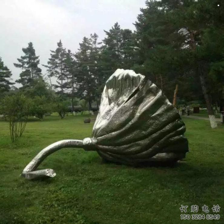 仿真莲蓬雕塑