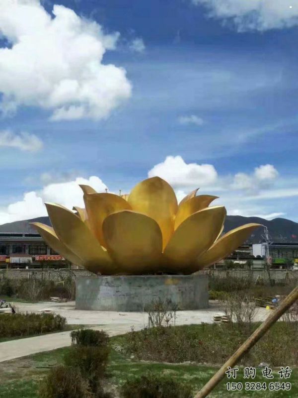 莲花雕塑