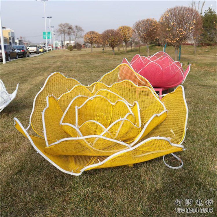 玫瑰花雕塑选用，彩钢制作，灯光镂空玫瑰花雕塑制造商